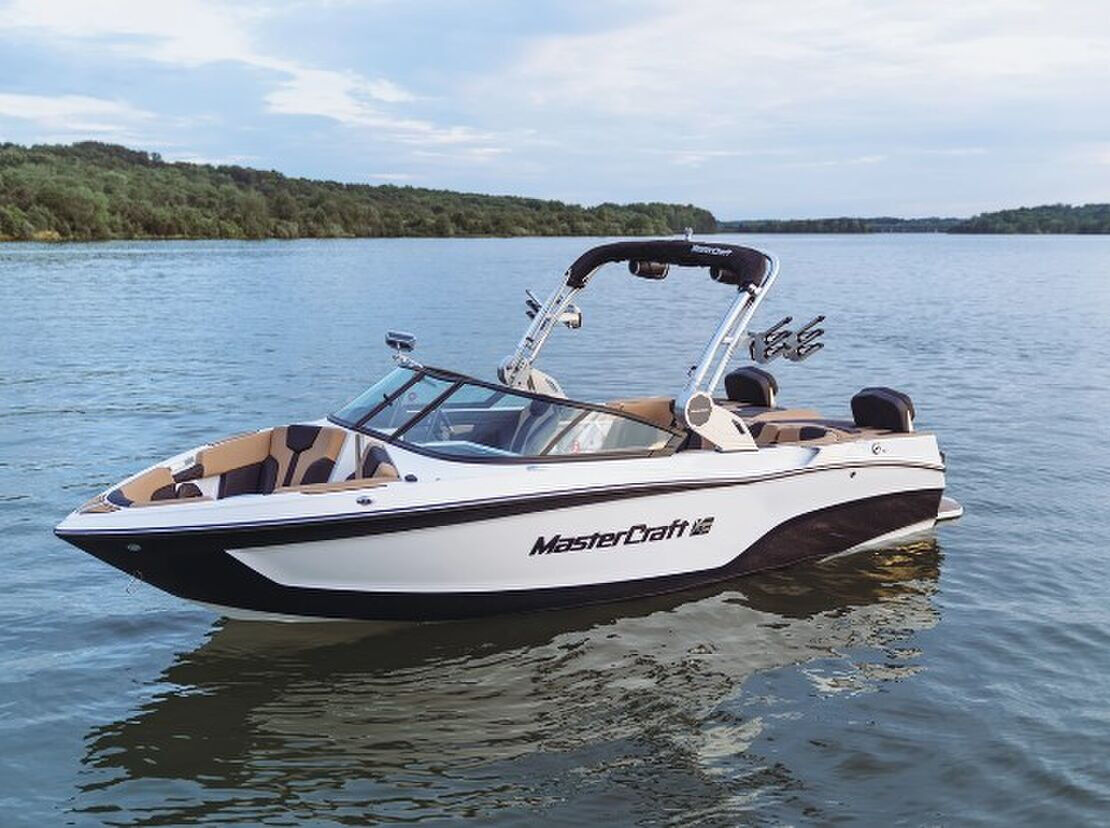 Live to the fullest this summer with our luxe Mastercraft XT22 - T watercraft